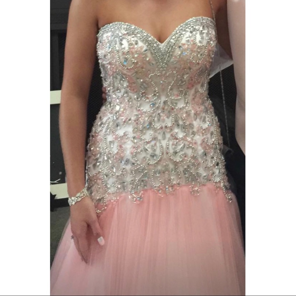 Prom dress - Picture 2 of 3